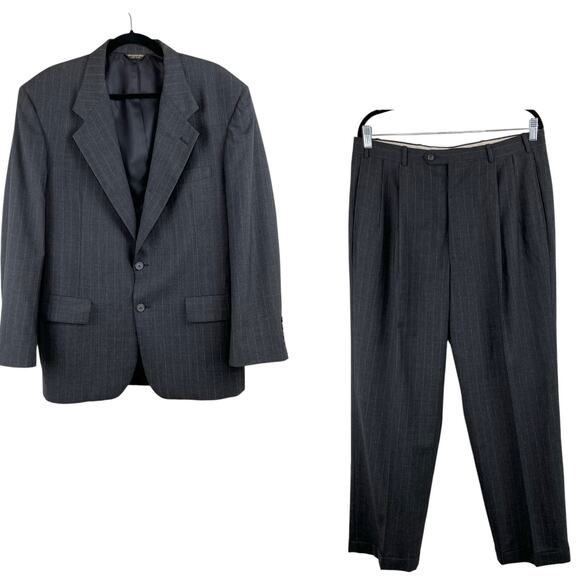 Bill Blass Gray Pinstripe Wool 2-Piece Suit Jacket 45R Pleated Trouser 34x30 - Picture 1 of 16